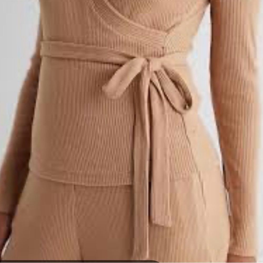 Express Ribbed Knit Camel Color Travel Shopping Set Med Top/Lg Pants